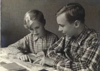 Foto von zwei Jungen, 1950er Jahre